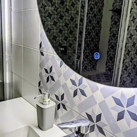 招待所 Incoming Cesare Cortese 4*