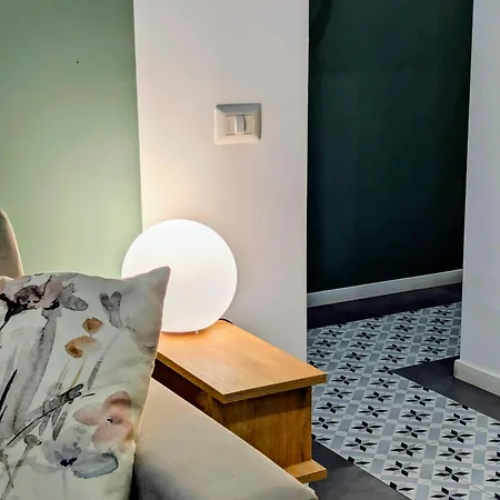 招待所 Incoming Cesare Cortese 4*