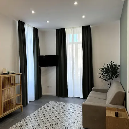 Incoming Cesare Cortese 게스트하우스