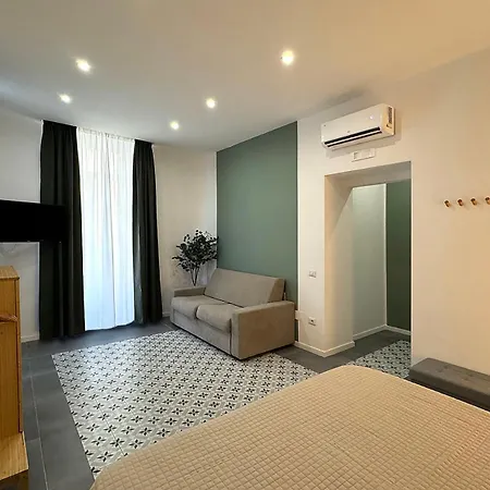 Incoming Cesare Cortese 게스트하우스